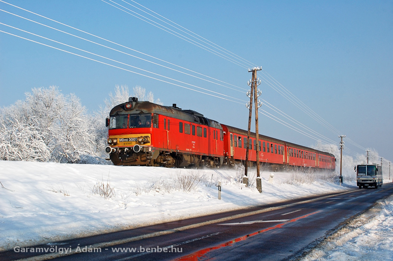 Az MDmot 3003-Btx 016 motorvonat Tiszafüred és Poroszló között a trains.hu búcsúvonatozáson fotó