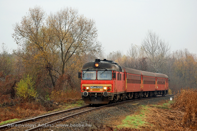 The MDmot 3025 between plyi and Mtszalka on the Zhony-Tiborszlls railway photo