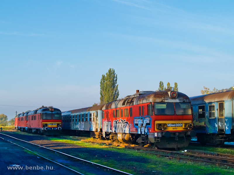 The MDmot 3001 and 3039 at Storaljajhely photo