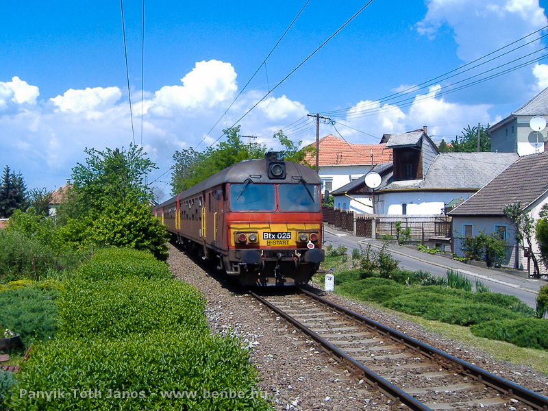 The Btx 025 near Egervr stop photo