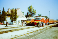 The MDmot 3037 and probably Btx 030 at Lakitelek station