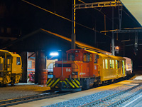 The track maintenance crew was preparing for the night at Bergn/Bravuogn