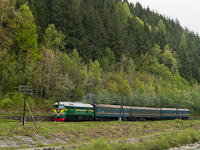 The UZ M62 1380 seen between Татарів and МИКУЛИЧИН