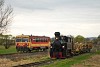 A Csömödéri Erdei Vasút 490,2002 <q>Ábel</q> Csömödér ÁEV és Nyúldomb között a nagyvasúti keresztezésnél, mellette a MÁV-START 117 192 pályaszámú Bézéje Lenti és Csömödér-Páka között
