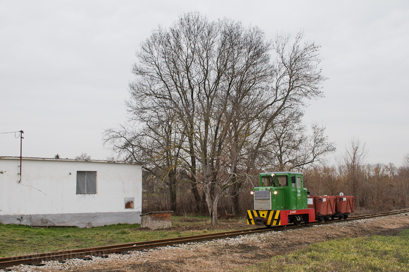 A MV-START C50 5713 gazdasgi vasti tehervonattal Somogyszentpl felső s Somogyszentpl kztt fot