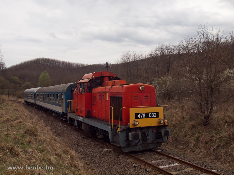 The MV-Trakci Zrt.'s 478 032 (ex-M47 2032) between Mtramindszent and Mtraballa photo