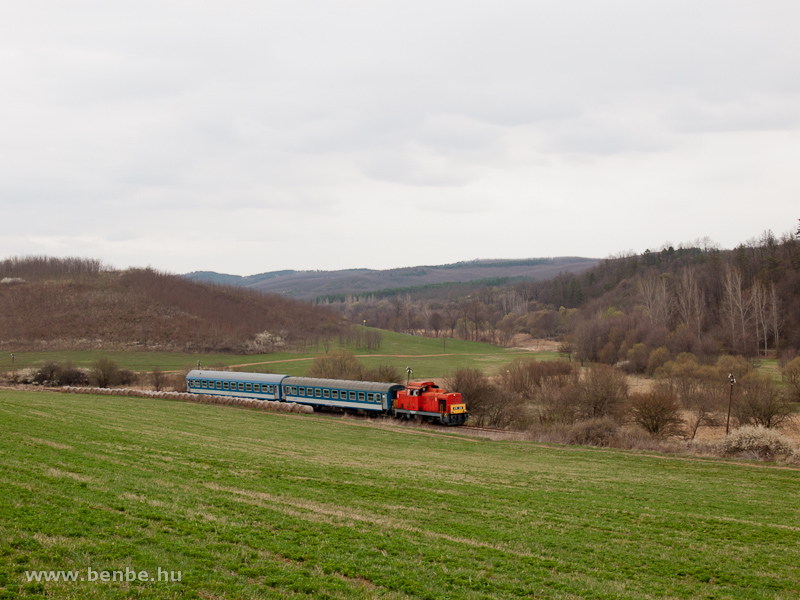 The MV-Trakci Zrt.'s 478 032 (ex-M47 2032) between Mtramindszent and Mtraballa photo