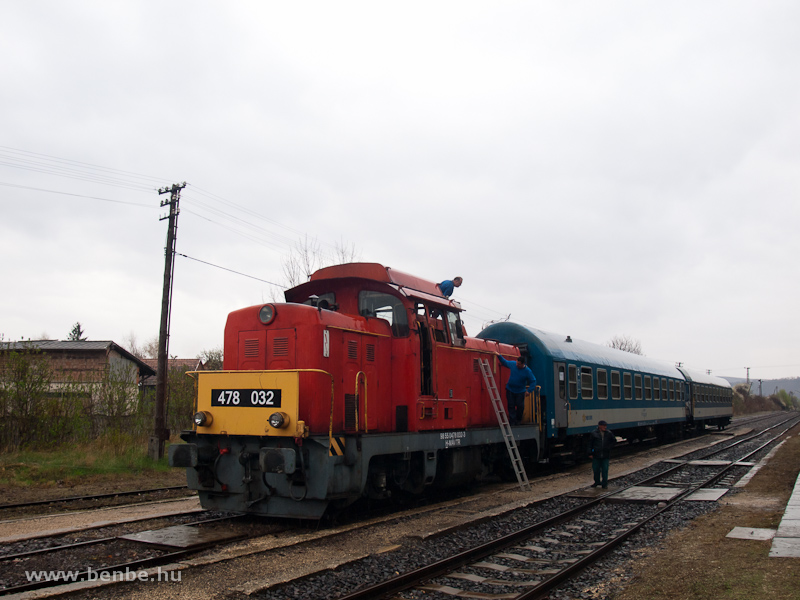 The MV-Trakci Zrt.'s 478 032 (ex-M47 2032) at Recsk-Pardfrdő station photo
