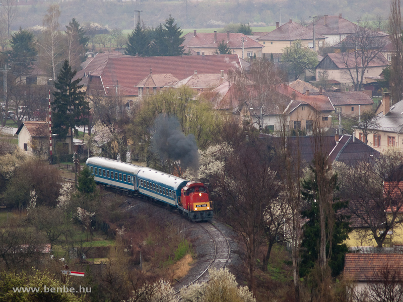 The MV-Trakci Zrt.'s 478 032 (ex-M47 2032) at Recsk-Pardfrdő station photo