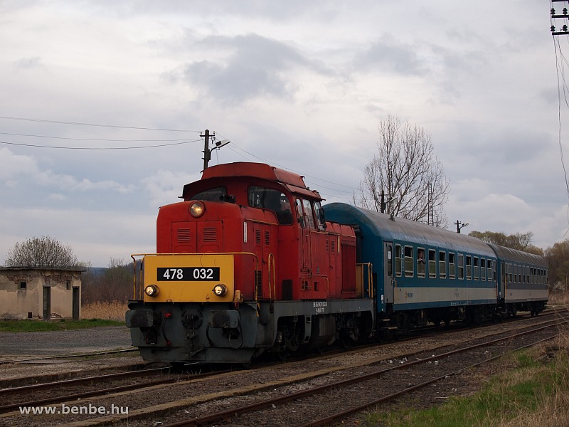 A MV-Trakci Zrt. 478 032 (ex-M47 2032) plyaszm Dcsija Mtramindszent llomson fot