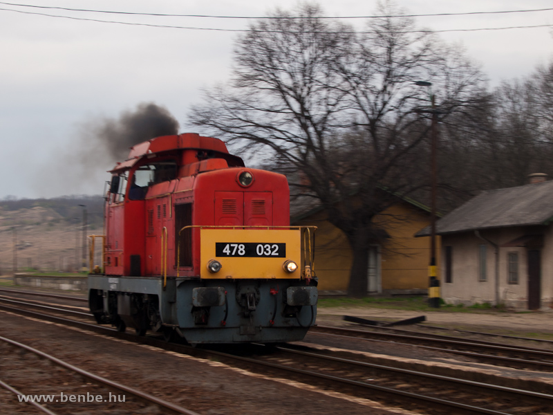 The MV-Trakci Zrt.'s 478 032 (ex-M47 2032) at Kisterenye station photo