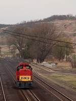 The MÁV-Trakció Zrt.'s 478 032 (ex-M47 2032) is running around at Kisterenye station