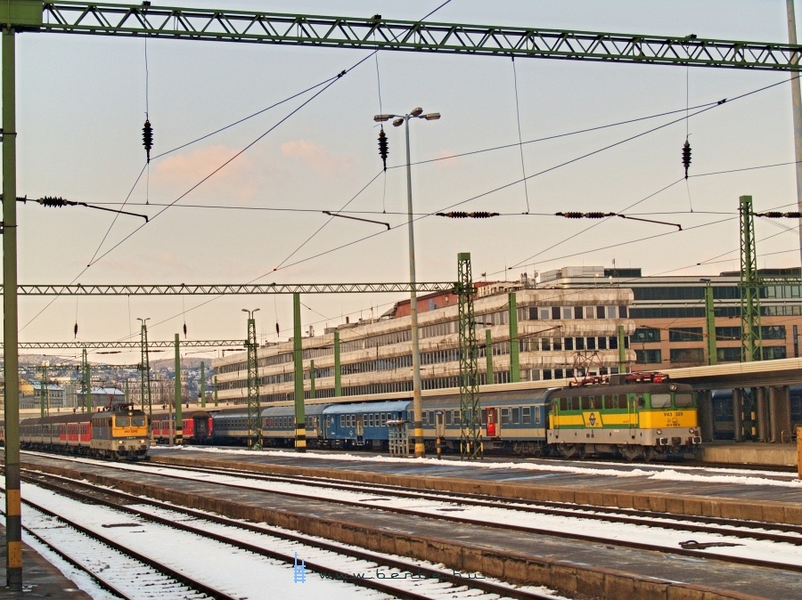 The V43 3242 at Budapest Dli photo