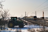 Traktorátjáró és BDt 330 székesfehérvári személyvonattal