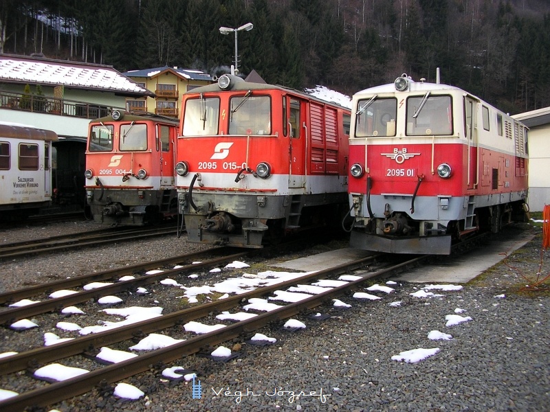 The BB 2095 004-4, 2095 015-0 and  2095.01 at the Zell am See depot of the Pinzgauer Lokalbahn photo