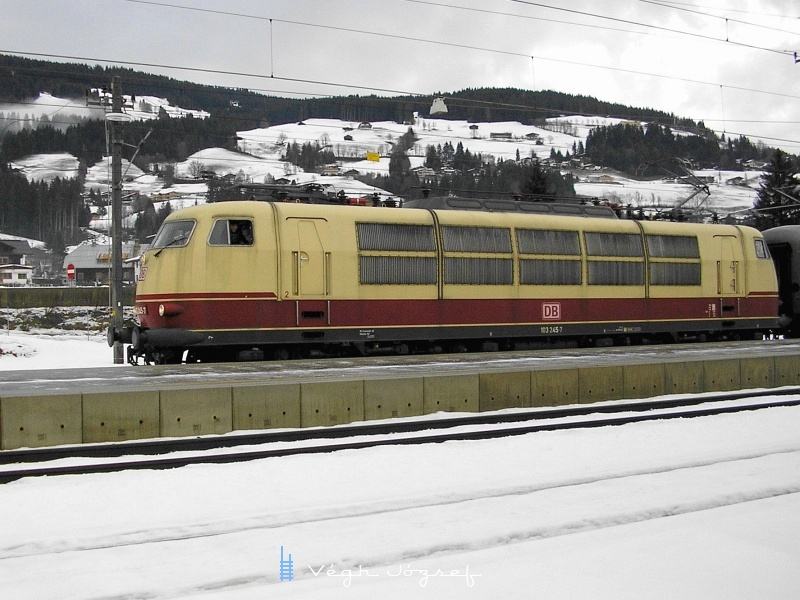 A DB 103 245-7. fot