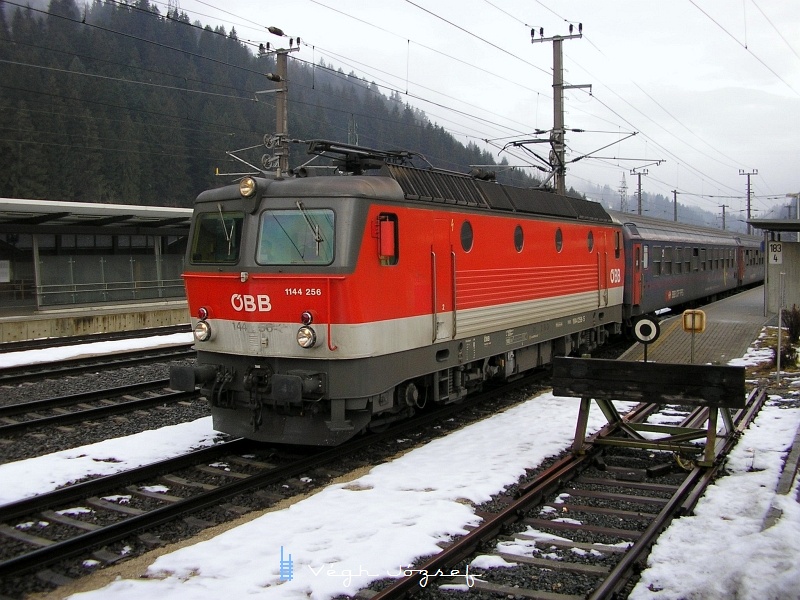 Az ÖBB 1144 256 Hopfgarten  fotó
