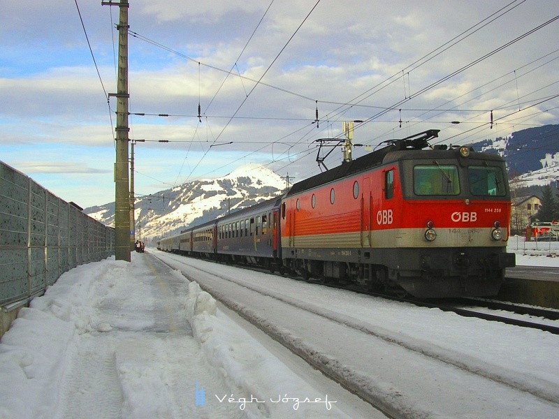 The BB 1144 256 at Hopfgarten photo