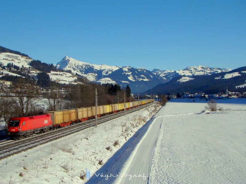 The BB 1116 225-2 pulling a freight train near Kirchberg in Tirol photo