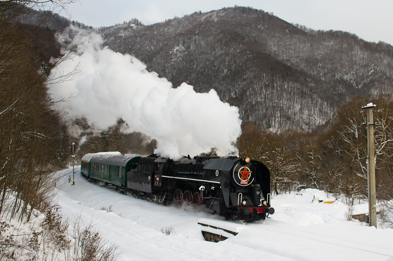 The ČSD 475 196 steam  picture