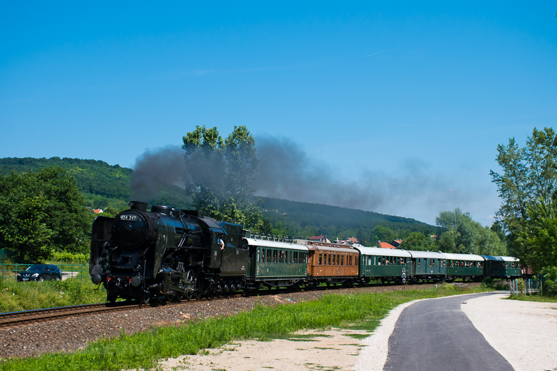 The MV Nosztalgia kft. 424,247 seen between Szepezdfrdő and Rvflp photo