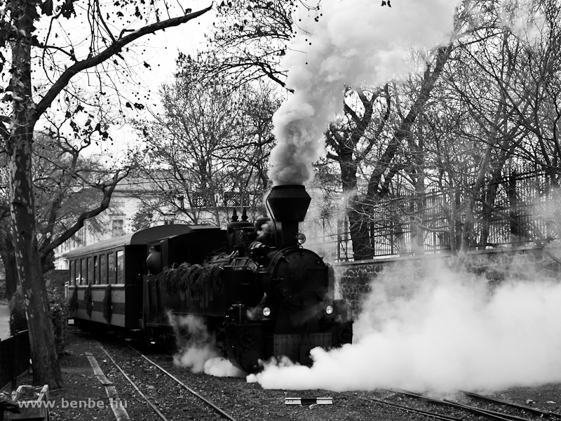 The Gyngyi steam locomotive at Gyngys photo