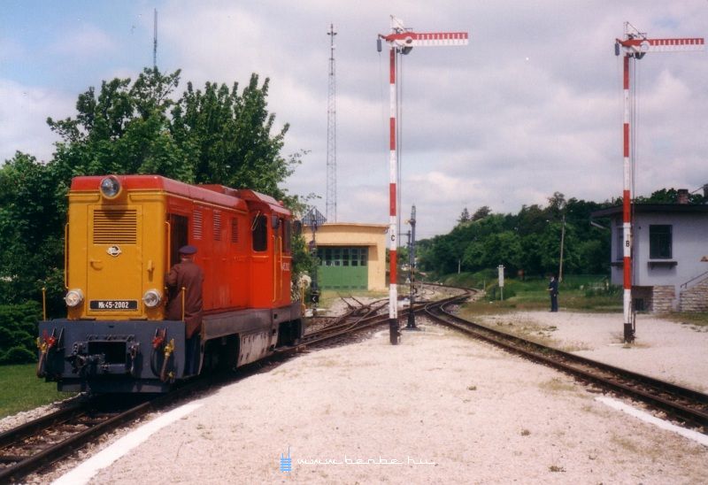 Mk45 2002 Szchenyi-hegy llomson fot
