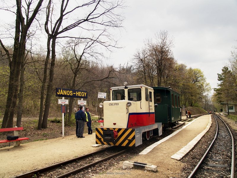 The C50,3703 at Jnos-hegy station photo