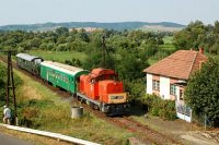 The M47 2032 is pulling the weedkiller train near Nógrádszakál, towards Ráróspuszta