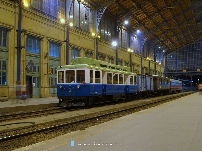 The BKV No. 297 diesel railcar, alias Boros Bni, or the Arad-Csandi Egyeslt Vasutak railcar at Budapest Nyugati photo