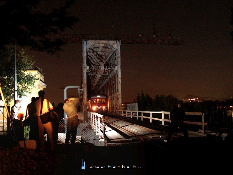 The Rba-Balaton railcar and the ghostly jpest Railway Bridge photo