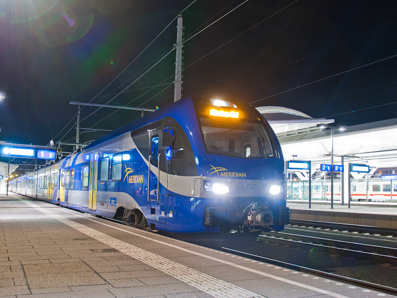 A Meridian ET307-es motorvonata Salzburg Hauptbahnhof llomson fot
