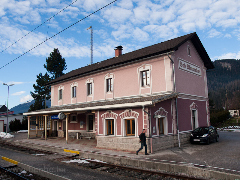 The station building of Bad photo