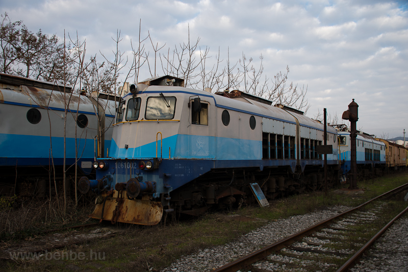 The HŽ 1 061 002 seen  photo