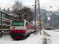 The ÖBB 1014 018-4 <q>Sisi</q> with a Pozsony (Bratislava) - Spital am Semmering - Mürzzuschlag ski train