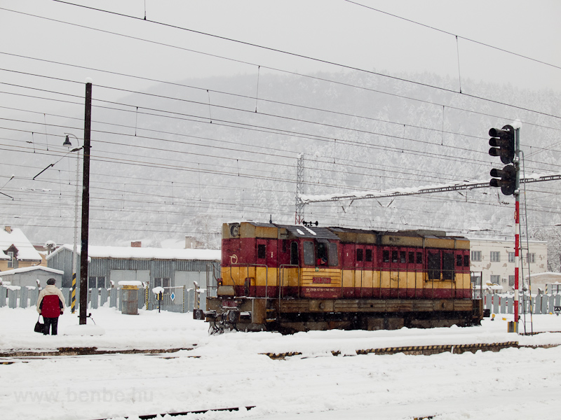The ŽSSKC 742 398-1 is preparing to push a stopping train out from Margitfalva (Margecany, Slovakia), where the catenary was grounded for inspection photo