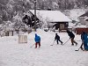 Jégkorongozó gyerekek Zakárfalván
