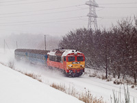 The MV-TR 418 115 seen between Szeged-Rkus and Algyő