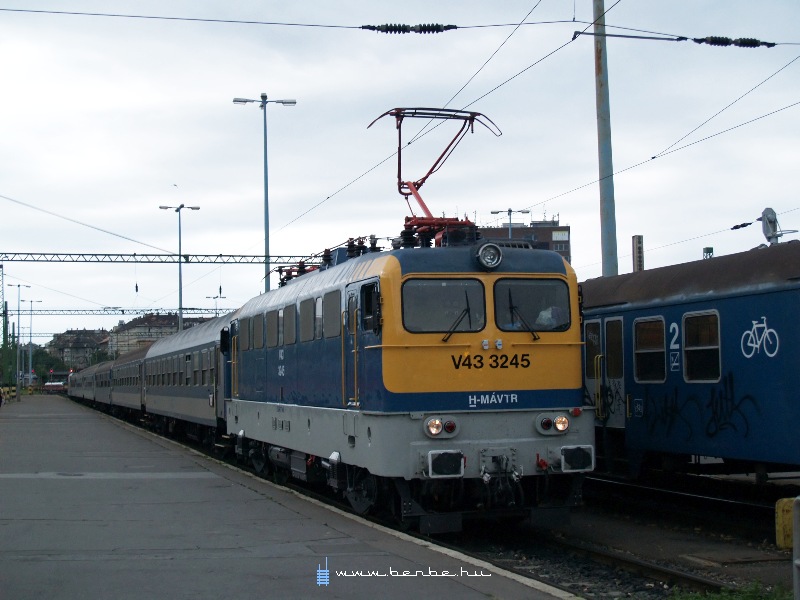 V43 3245 a Dli plyaudvaron fot