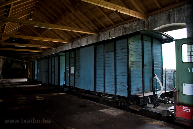 Freight cars of the Hllent photo