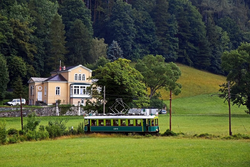 A Hllentalbahn TW 1 Reichenau an der Rax s Kurhaus kztt fot