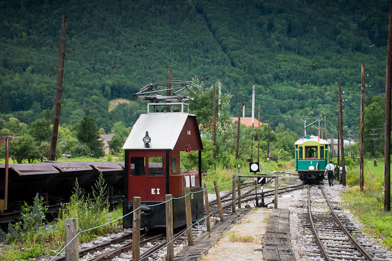 The Hllentalbahn TW1 and  photo