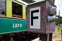 L.B.P.-H., vagyis Lokal Bahn Payerbach - Hirschwang, mondja a Höllentalbahn TW1 motorkocsijának oldalfala