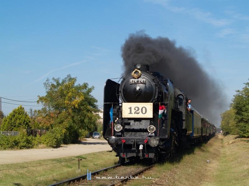 The 424,247 between Pestszentimre and Gyl felső photo