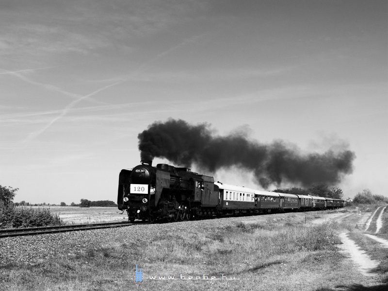 The 424,247 between csai szőlők and Inrcs-Kakucs photo