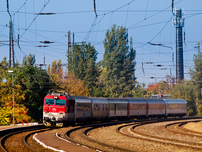 The ŽSSK 350 018-8 seen at Vc photo