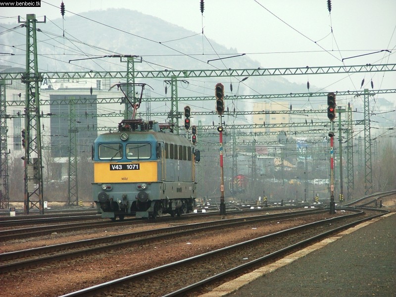 V43 1071 Kelenföldön fotó