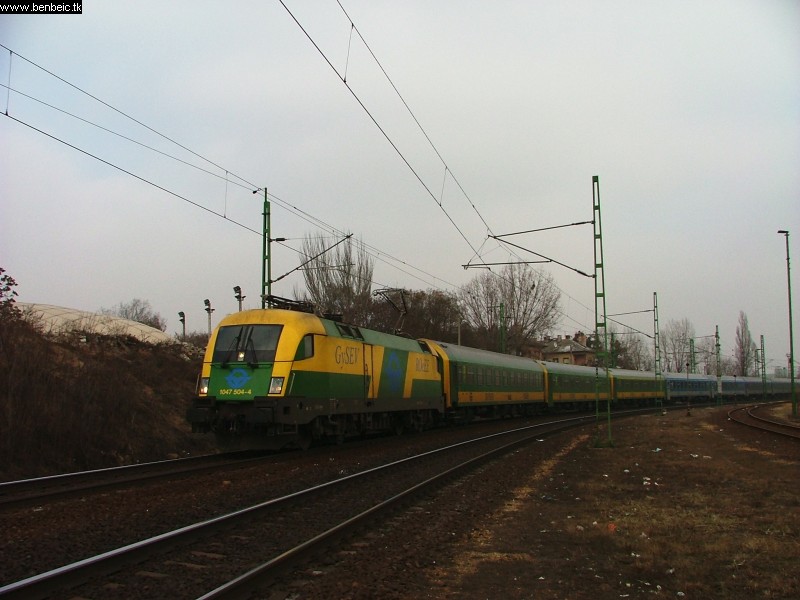Az Ikva-Isis InterCity most rendes. kép 1047 504-4 Kelenföld bejáratánál fotó