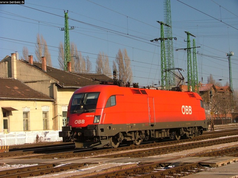 The 1116 011-6 at Ferencvros station photo