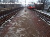 5342 010-5 az igen jeges Budafok-Belvrosi peron mellett vgtat el